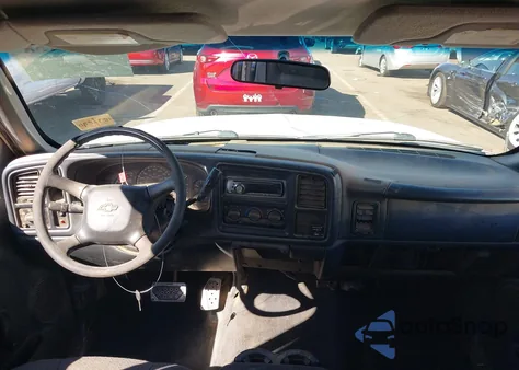 2001 Chevrolet Silverado 1500 из США, поврежденный, VIN 2GCEC19V311228016